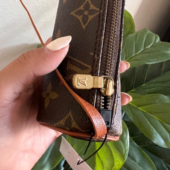 Authentic LOUIS VUITTON Monogram Mini Papillon Pouch Bag - Picture 4 of 8
